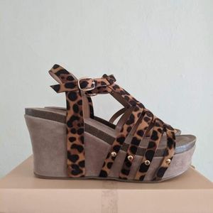 Fashion Nova leopard platform sandal. *New*